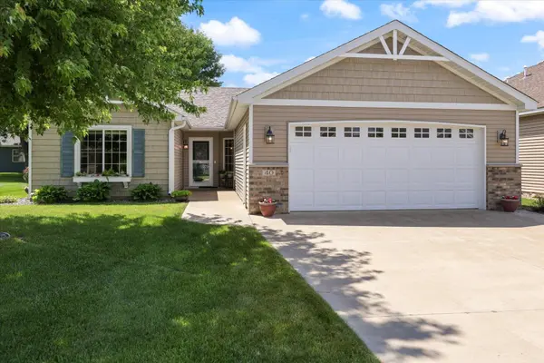 40 Waterford LN, Waite Park, MN 56387