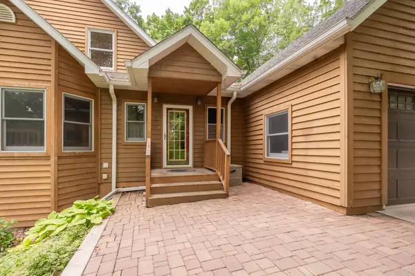 5511 Hugo RD, White Bear Twp, MN 55110