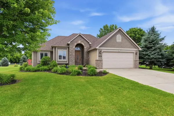 868 Brady LN, New Richmond, WI 54017