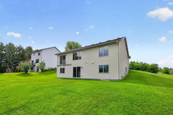 634 8th ST SW, Pine Island, MN 55963