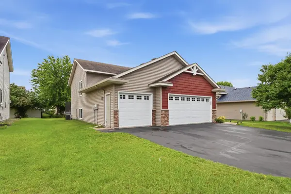 182 Ardennes AVE NE, Shakopee, MN 55379