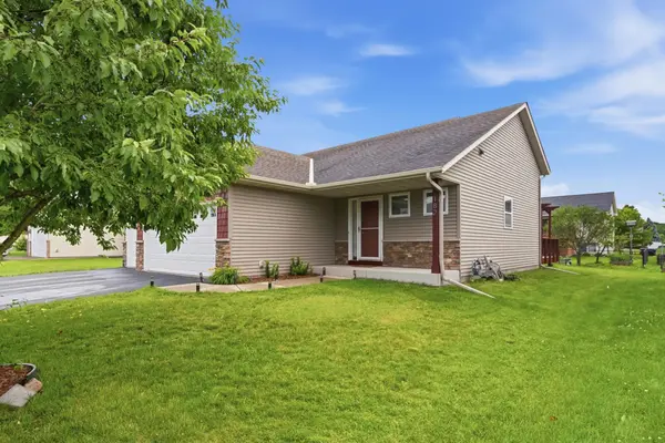 182 Ardennes AVE NE, Shakopee, MN 55379