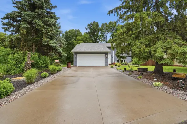 109 Charity LN N, Montrose, MN 55363