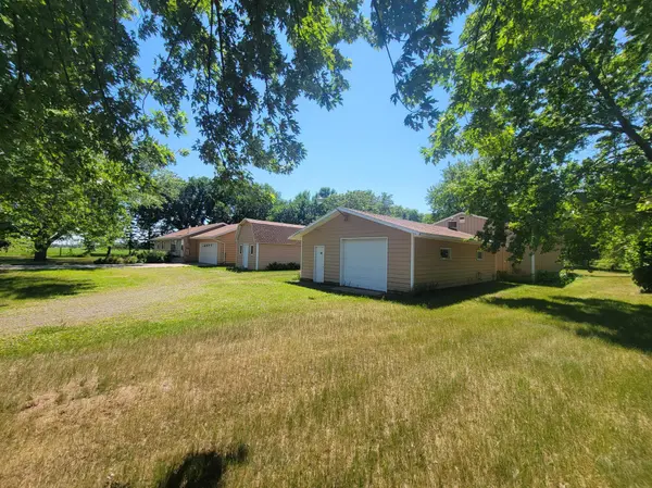 5182 45th AVE SE, Saint Cloud, MN 56304