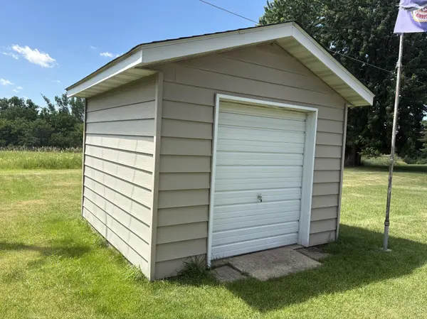 702 Glenview DR, Albert Lea, MN 56007