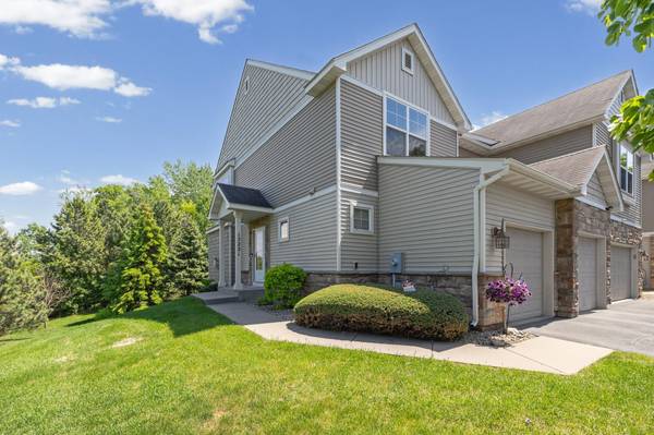 15221 Stonewood TER, Burnsville, MN 55306
