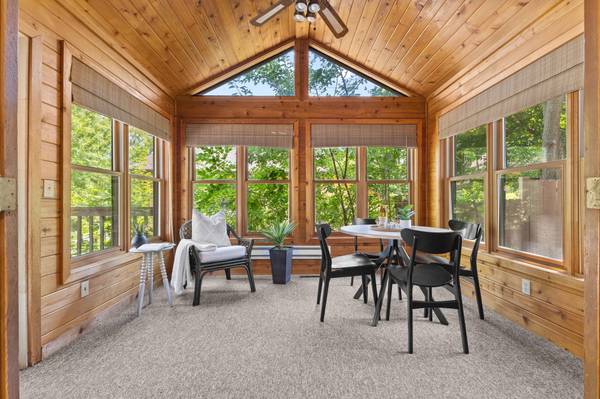 1306 Berry Ridge RD, Eagan, MN 55123