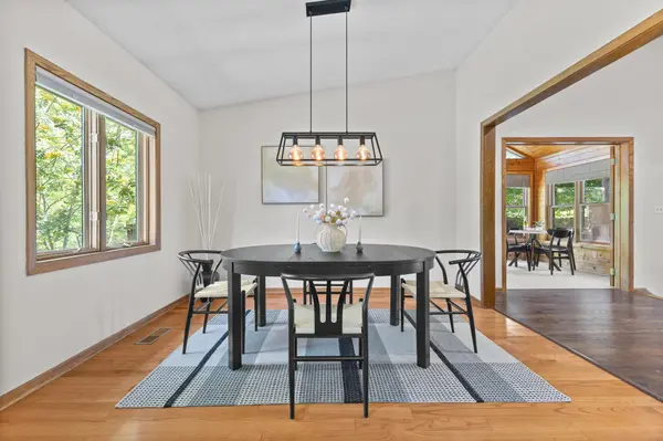 1306 Berry Ridge RD, Eagan, MN 55123