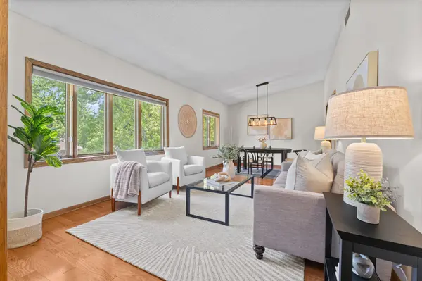1306 Berry Ridge RD, Eagan, MN 55123