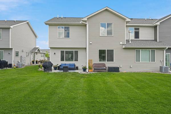 1723 Southpoint LN, Hudson, WI 54016