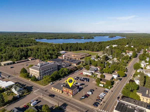206 3rd ST, Carlton, MN 55718