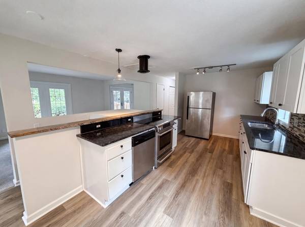 2591 Aldine ST, Roseville, MN 55113
