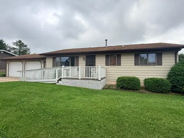 247 Goodview DR, Spring Grove, MN 55974
