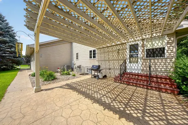 26 Garden CT, Lake City, MN 55041