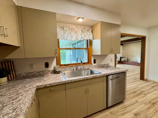 1706 Irvine AVE NW, Bemidji, MN 56601