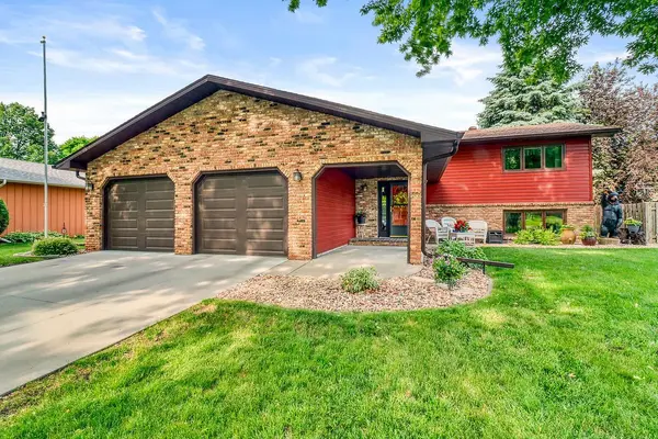 3907 3rd ST S, Moorhead, MN 56560