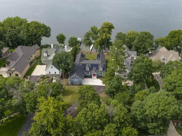 732 Old Beach LN, Waconia, MN 55387