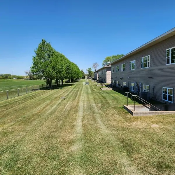 2143 Northdale BLVD NW, Coon Rapids, MN 55433