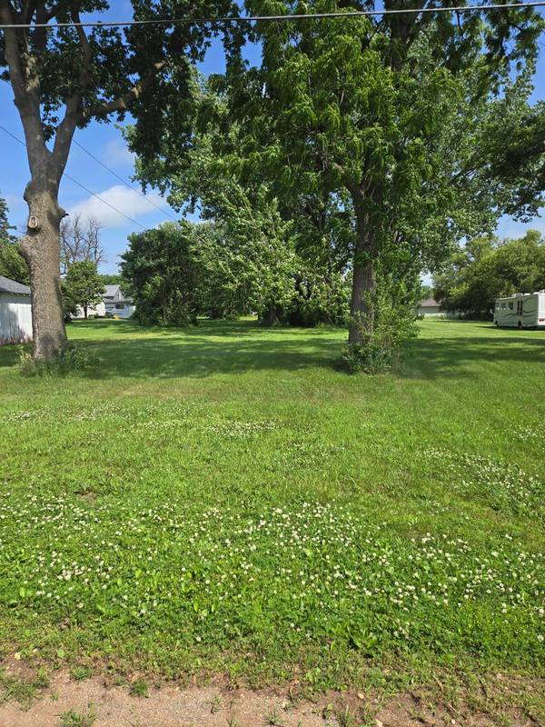 300 W 2nd ST, Sherburn, MN 56171