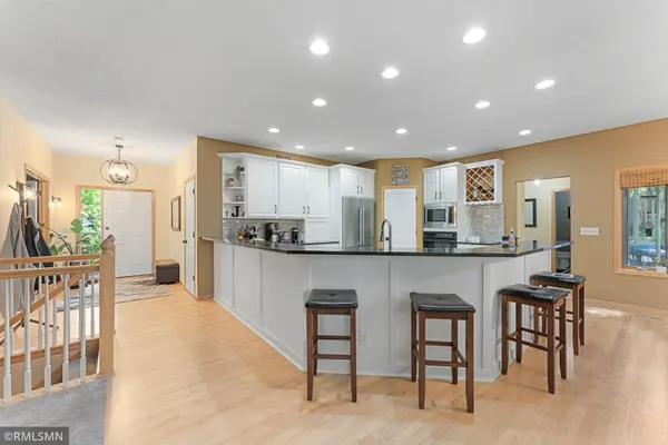 7442 Hidden Valley LN S, Cottage Grove, MN 55016