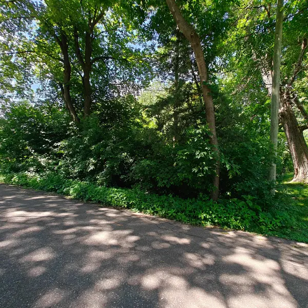 18 Westwood CIR, Hopkins, MN 55305
