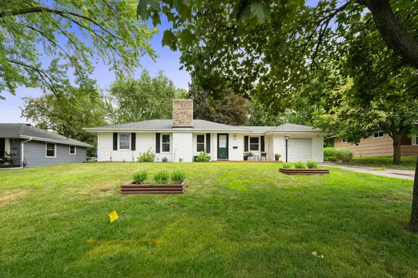 9517 Clinton AVE S, Bloomington, MN 55420
