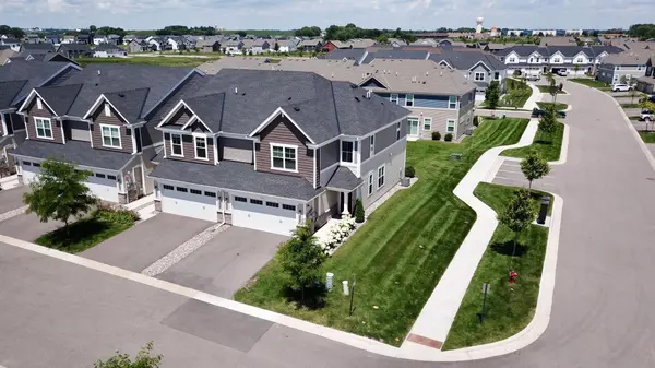 1501 Dogwood LN, Carver, MN 55315