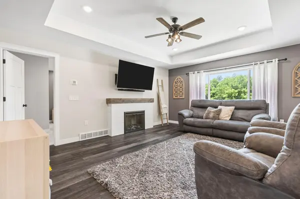 W1202 Oakridge CT, Spring Valley, WI 54767