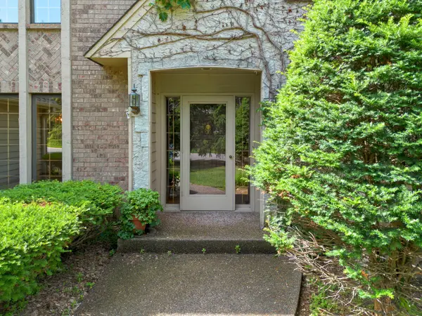7890 Guild CT, Apple Valley, MN 55124