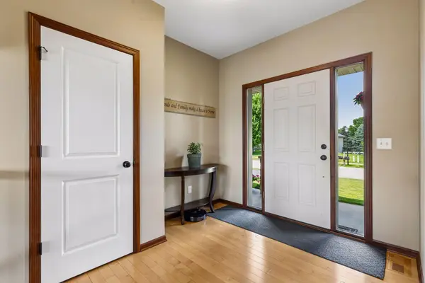878 104th LN NE, Blaine, MN 55434