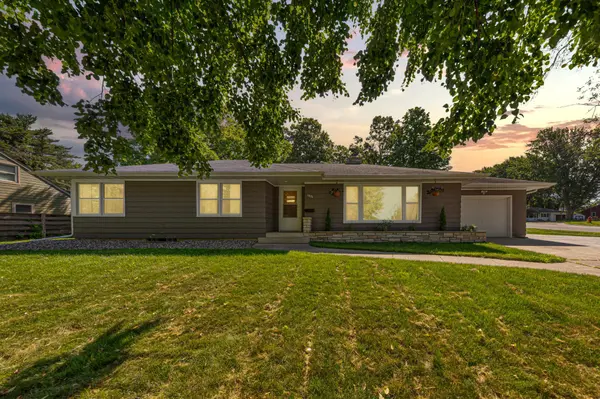 1071 Anderson PL, Owatonna, MN 55060
