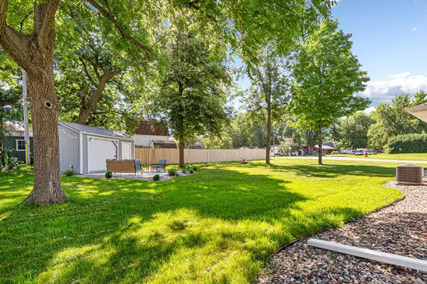 1071 Anderson PL, Owatonna, MN 55060