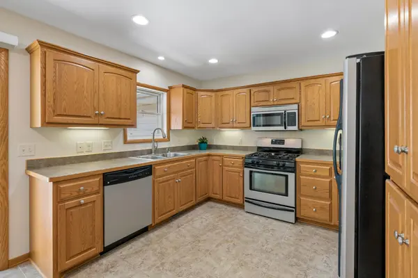 95 Hackberry HL, Long Lake, MN 55356