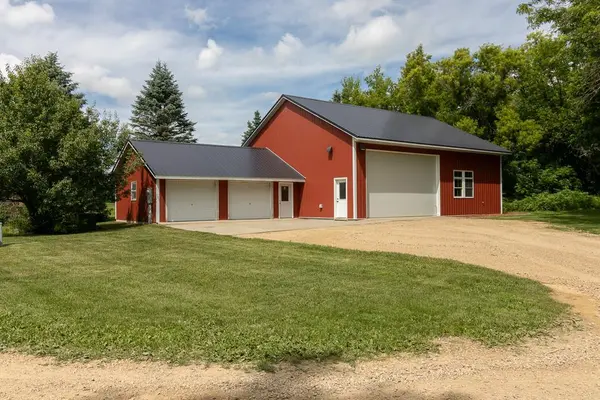 58385 Kirkwood RD, Mankato, MN 56001