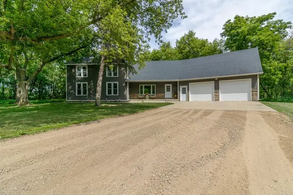58385 Kirkwood RD, Mankato, MN 56001