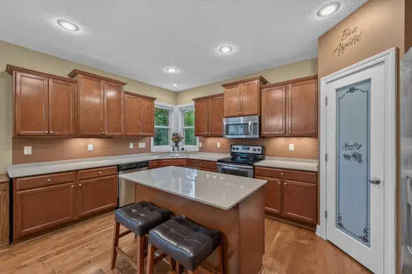 20685 Frost CT, Lakeville, MN 55044