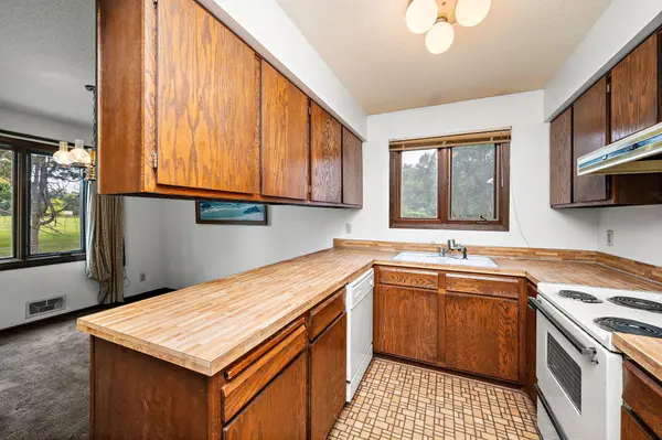 7408 W 100th ST, Bloomington, MN 55438