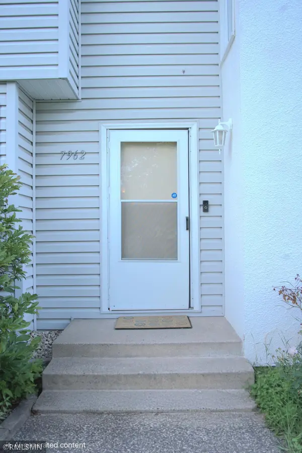 7962 Lad Pkwy, Brooklyn Park, MN 55443