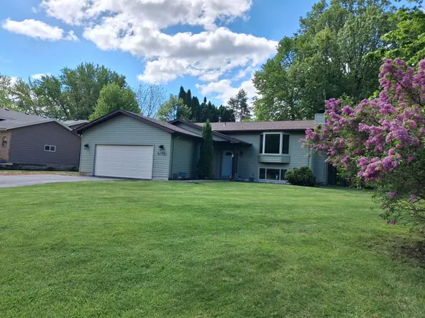 5795 Amy LN, Maple Plain, MN 55359