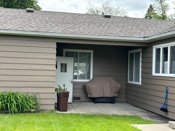 907 Arnold AVE N, Thief River Falls, MN 56701