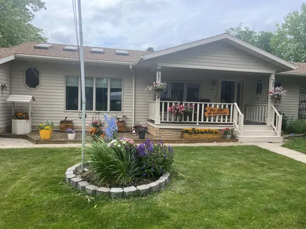301 5th ST SW, Hankinson, ND 58041