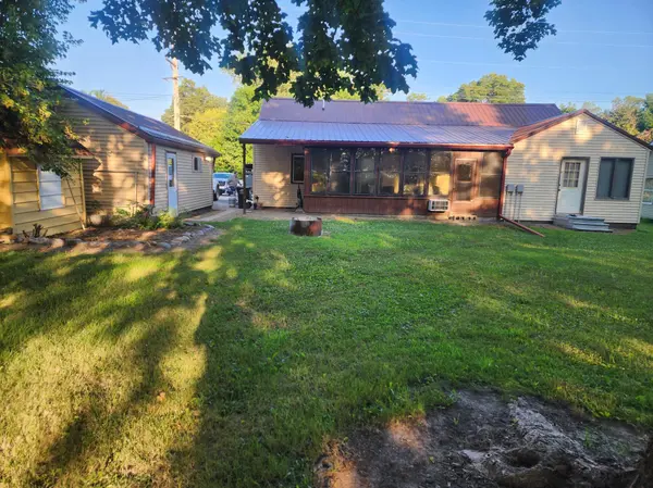 231 1st ST N, Franklin, MN 55333