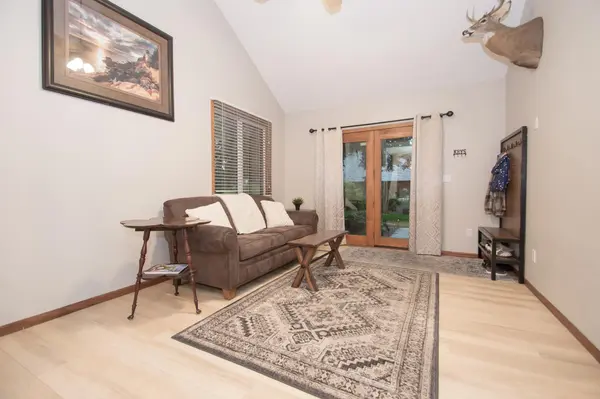 544 Auburn PL NW #H, Elk River, MN 55330