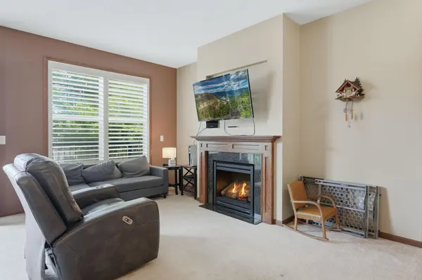8336 Emery Pkwy N, Champlin, MN 55316