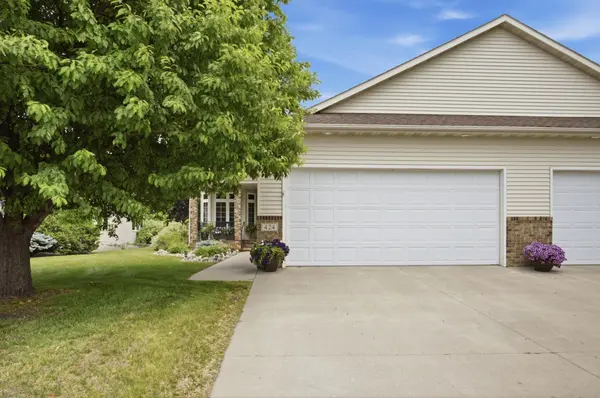 424 44th AVE S, Moorhead, MN 56560
