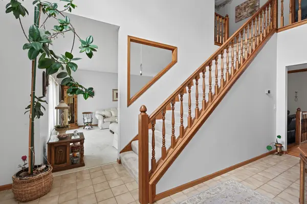 2230 Woodbridge WAY, Woodbury, MN 55125