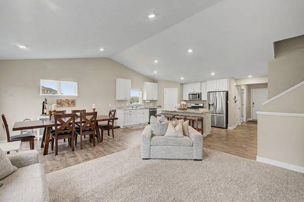 14211 Cheshire LN N, Dayton, MN 55327
