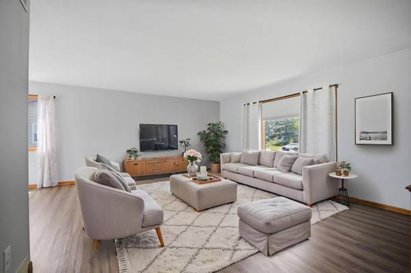 717 Colonial CIR, Faribault, MN 55021