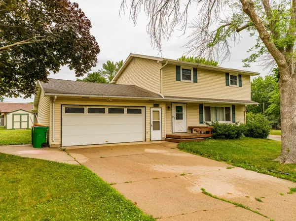 1402 Southview LN, Albert Lea, MN 56007