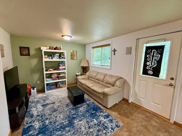 744 5th AVE NW, Valley City, ND 58072